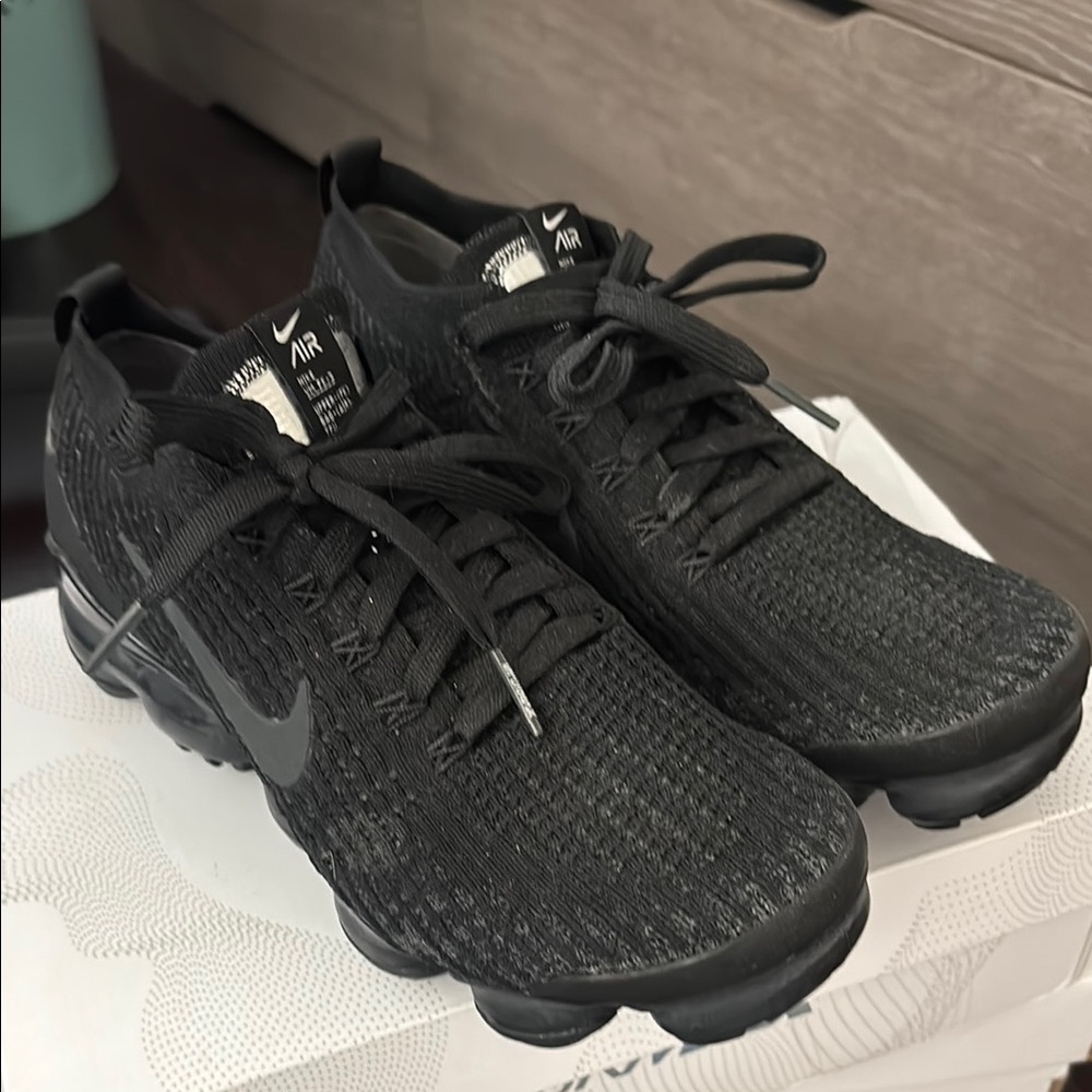 Nike Men’s Flyknit VaporMax Sneakers - Black